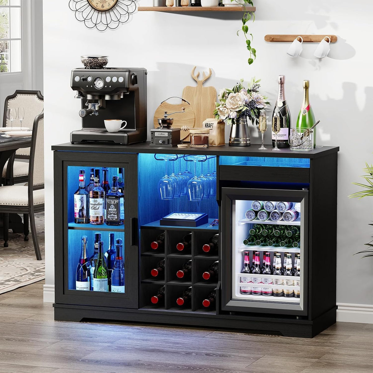 BROTTAR Weinkühlschrank, Schwarz, Barschrank mit Kühlschrank (inklusive), mit LED-Beleuchtung, Getränkeschrank Sideboard mit Bewegungssensor